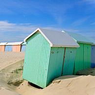 Kleurrijke strandhuisjes op het strand van Berck, Opaalkust, Frankrijk
<BR><BR>Zie ook www.arterra.be</P>